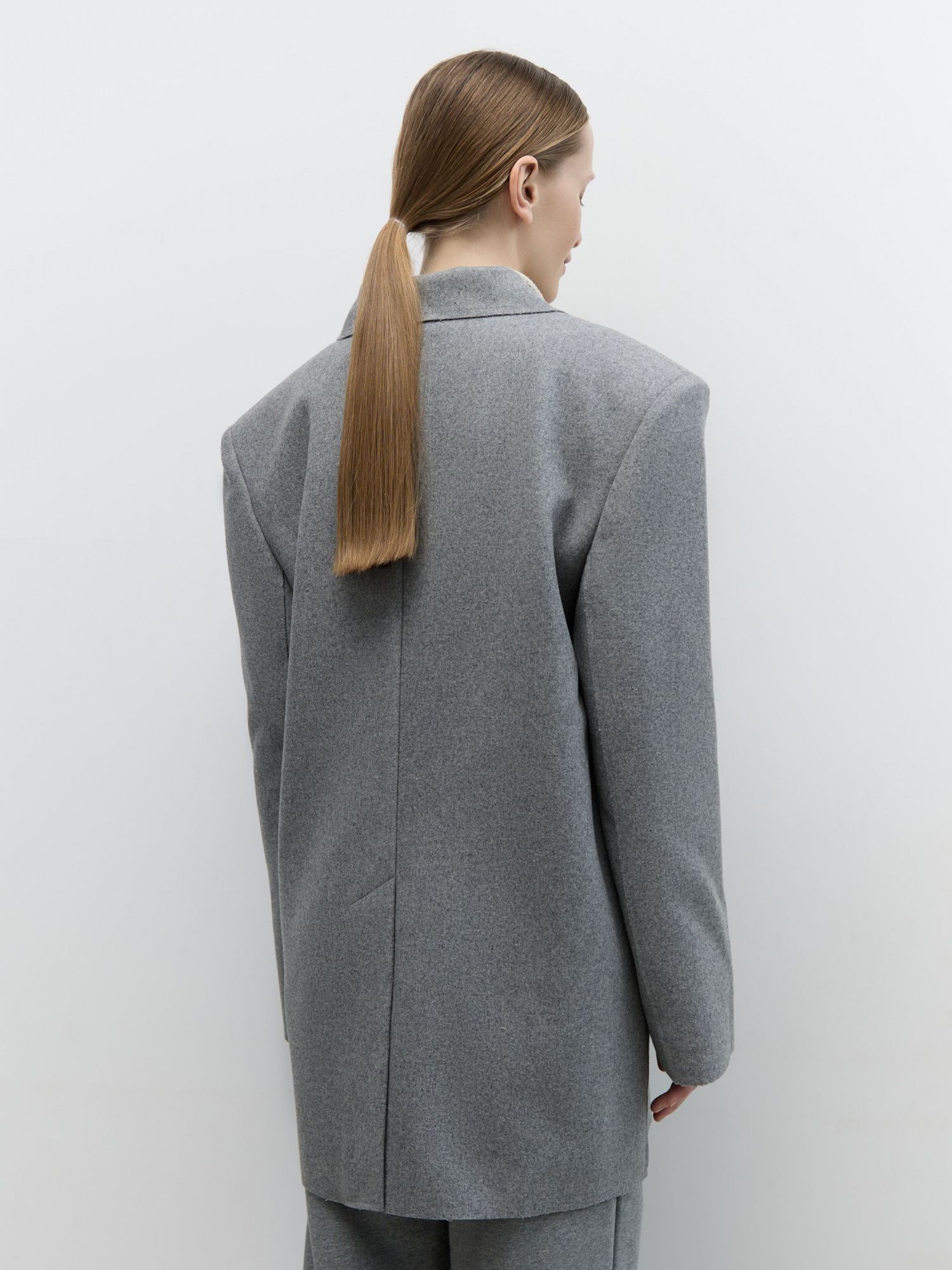 Жакет-пальто из итальянской шерсти серый - фото 5. Around