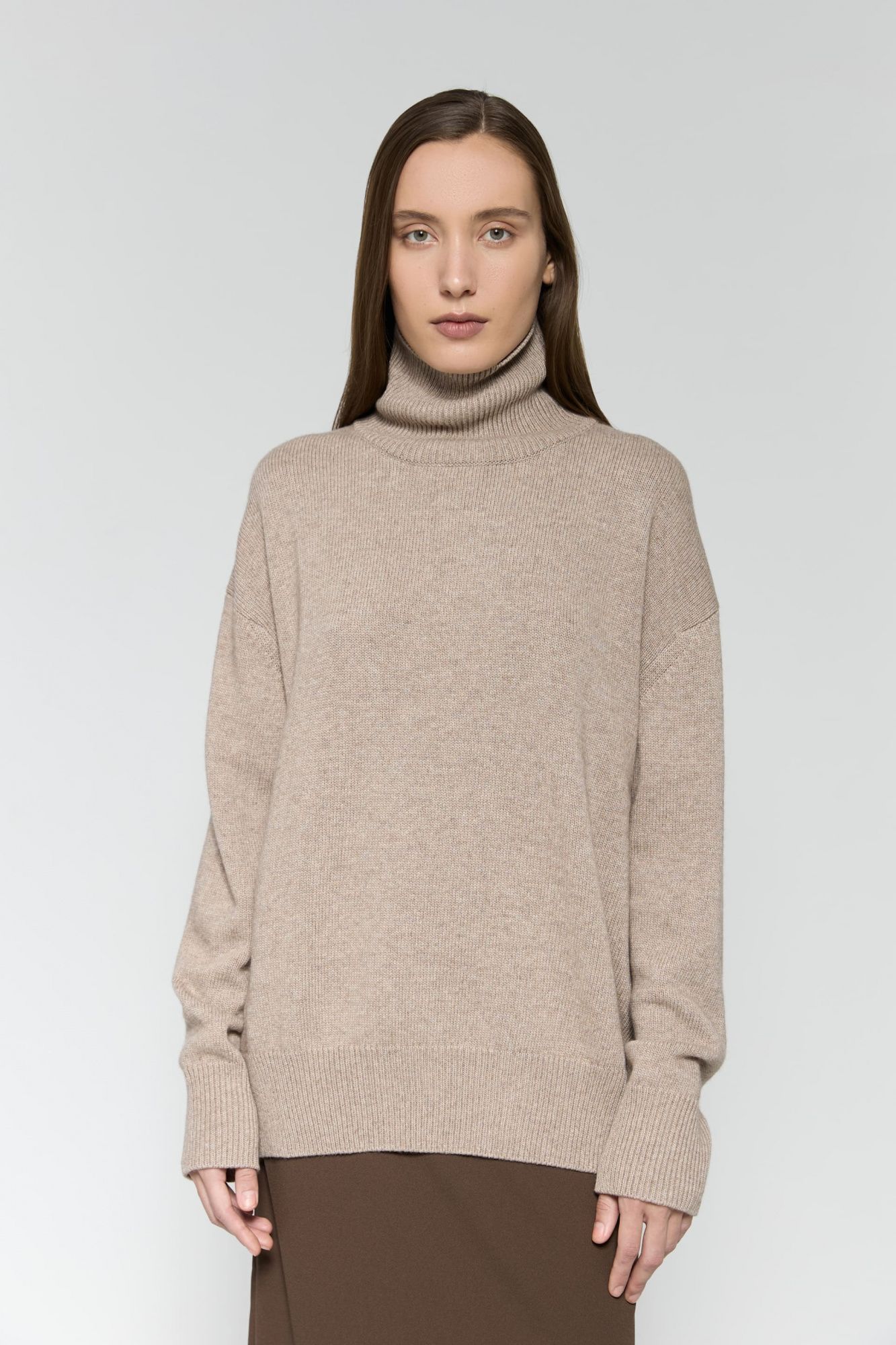 Свитер из смесового кашемира серо-бежевый - фото 2. Around