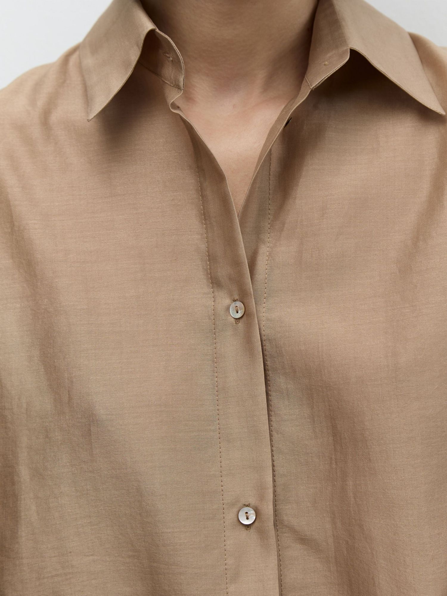 Рубашка объемная из шелка с хлопком темно-бежевый - фото 5. Around