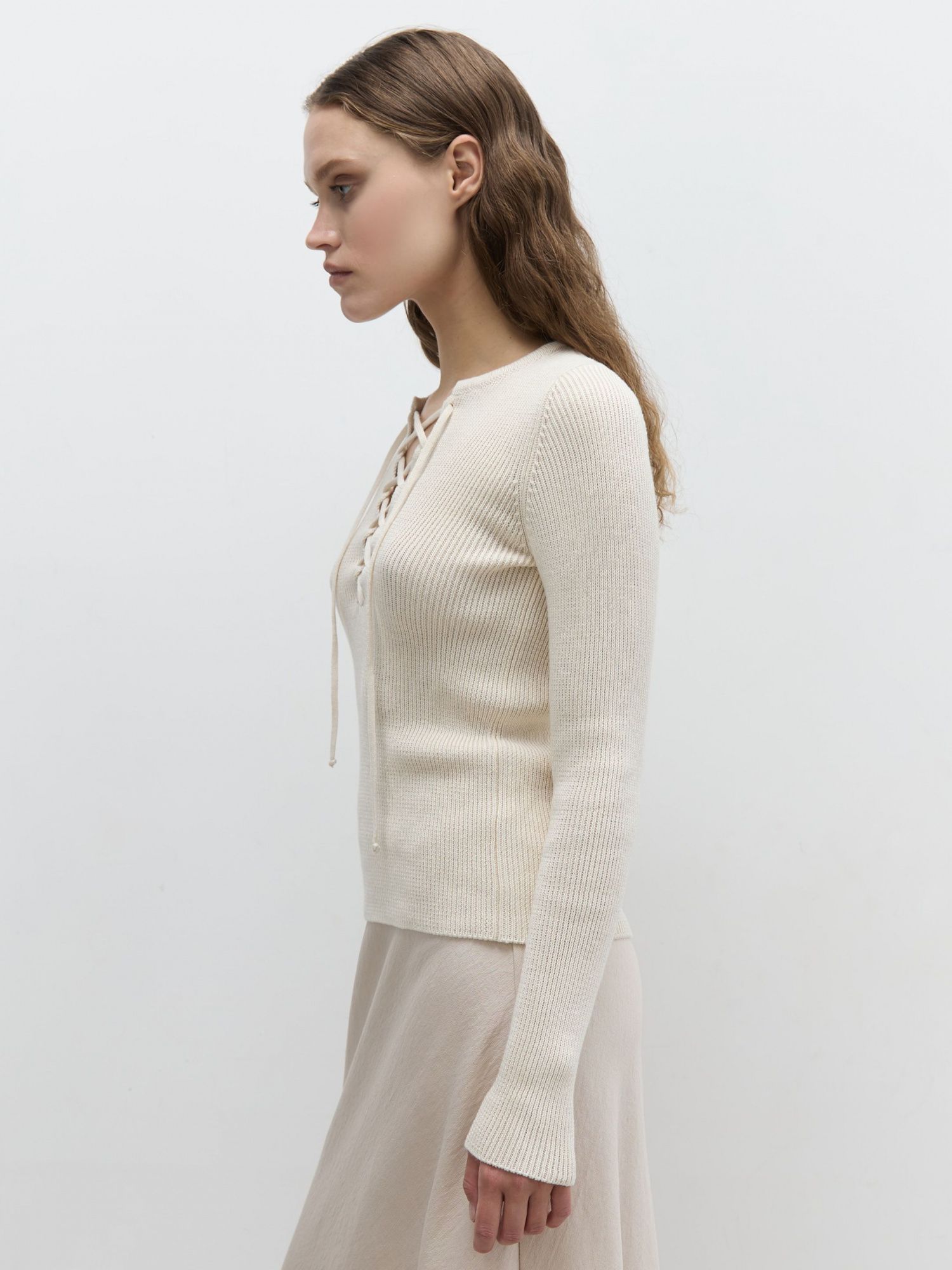 Джемпер со шнуровкой из хлопка светло-бежевый - фото 6. Around