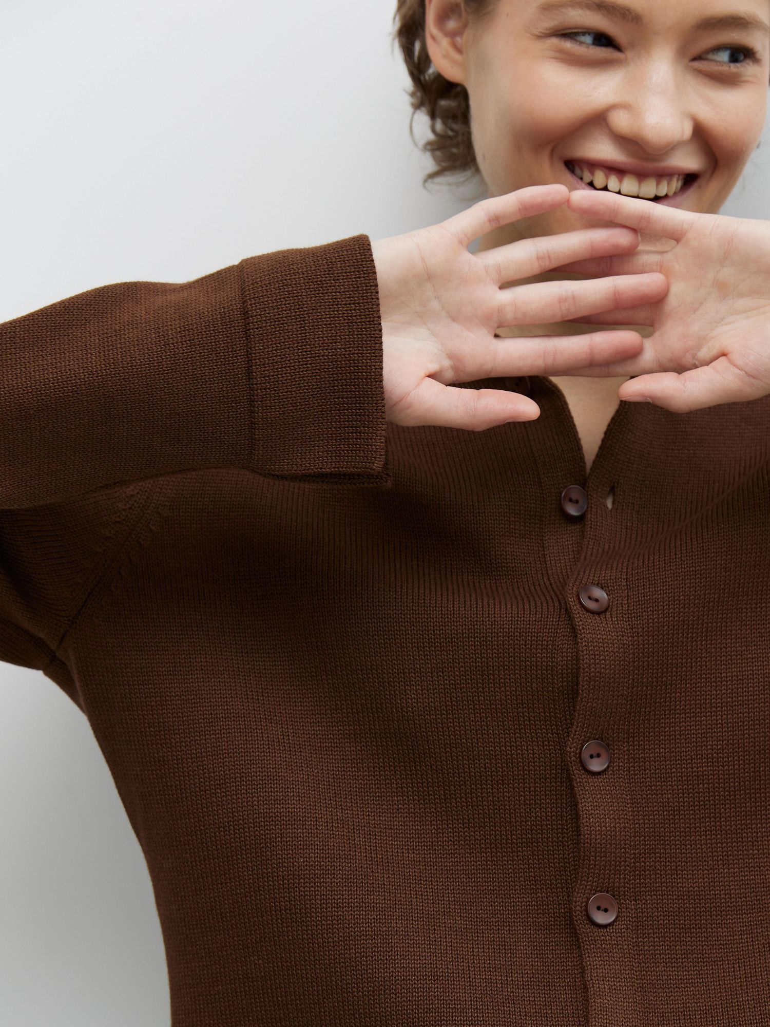 Рубашка из премиального хлопка с галстуком горький шоколад - фото 6. Around