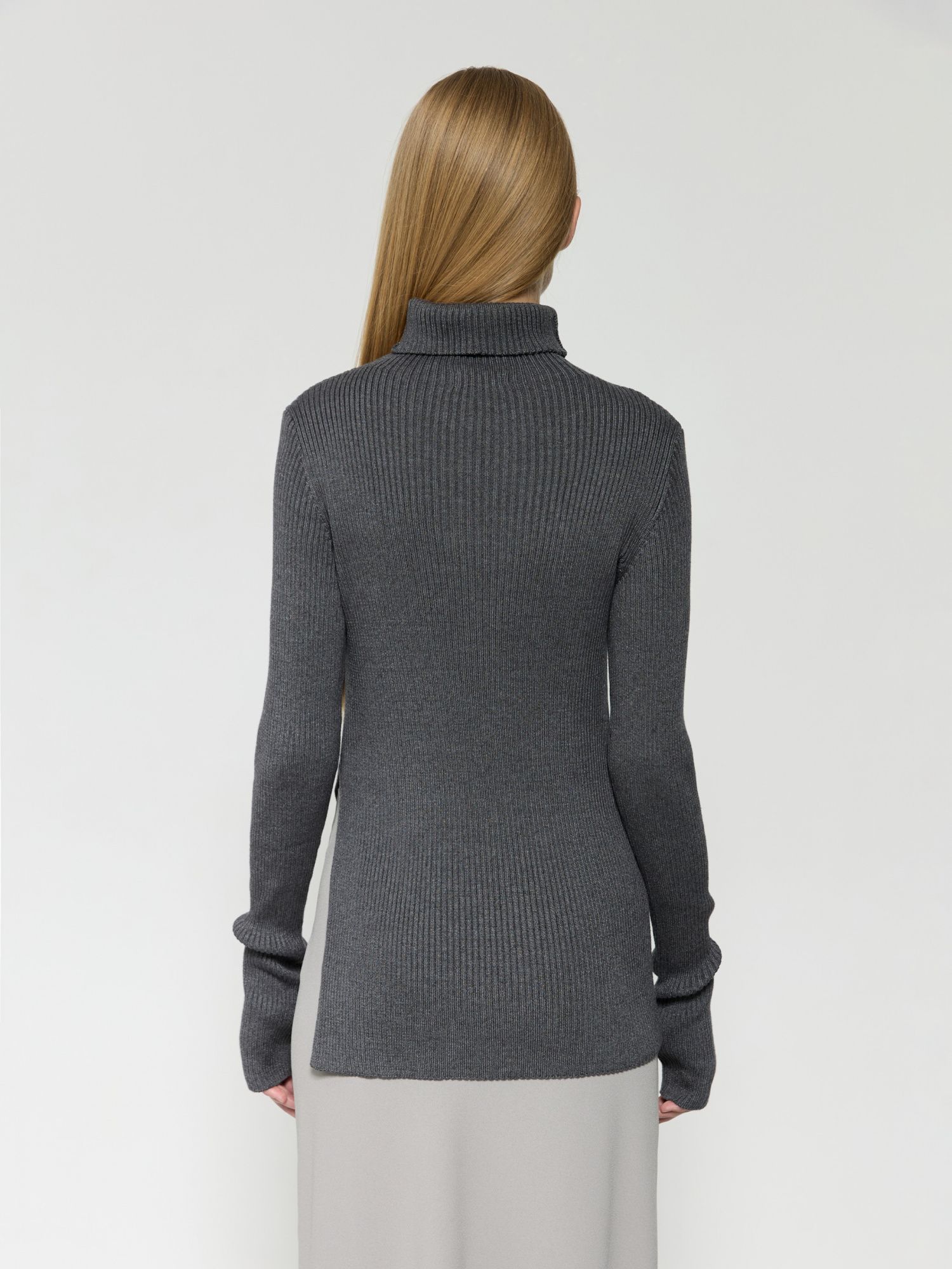 Водолазка с разрезом из хлопка графит - фото 5. Around