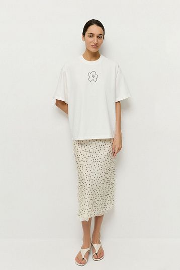 Футболка с ручной вышивкой