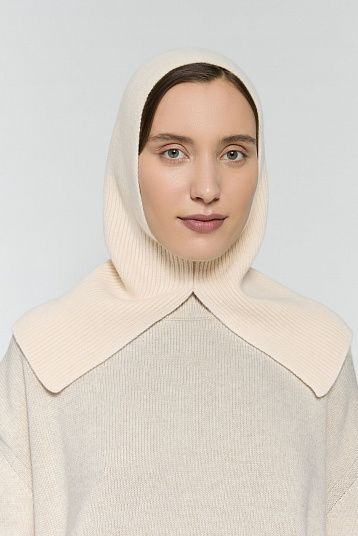 Капор из объемной шерсти  сливочный