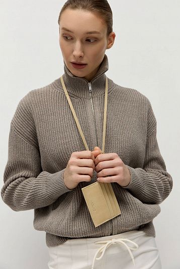 Картхолдер со съемным ремешком из кожи песочный