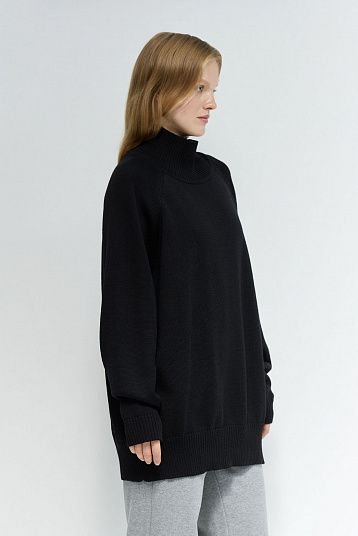 Базовый свитер из мериноса Oversize черный