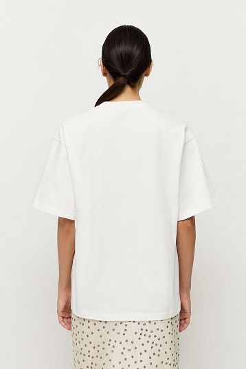 Футболка с ручной вышивкой