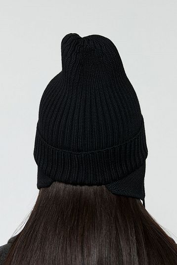 Шапка с ушками из мериноса черный