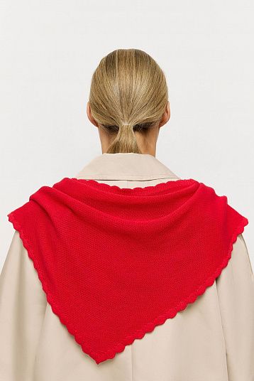 Косынка с фигурным краем