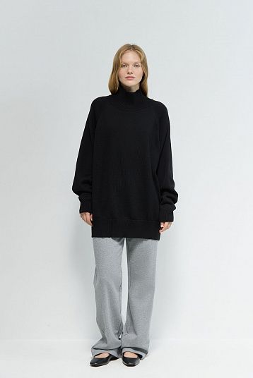 Базовый свитер из мериноса Oversize черный