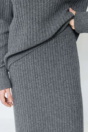 Костюм в косы из смесового кашемира графит