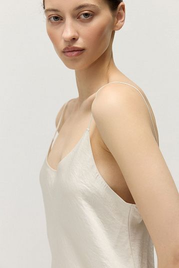 Топ на тонких бретелях