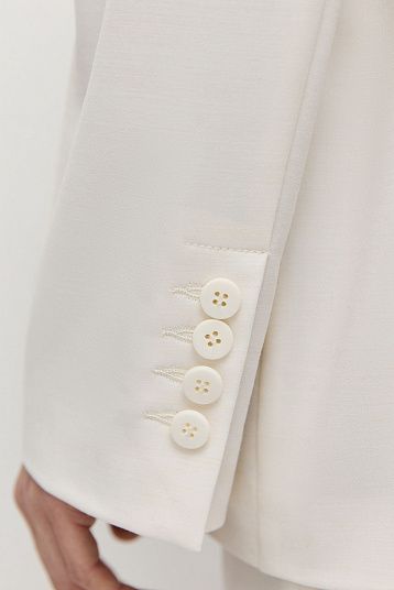 Жакет двубортный