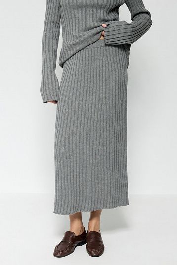 Костюм из хлопка с юбкой темно-серый