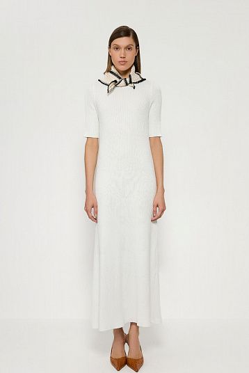 Платье в резинку из хлопка молочный