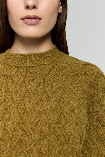 Джемпер в косы из объемной шерсти зеленый