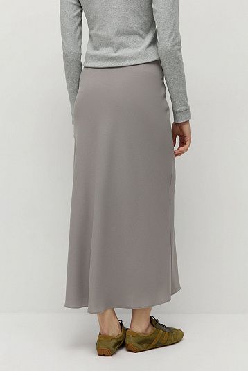 Силуэтная юбка из итальянского крепа серый
