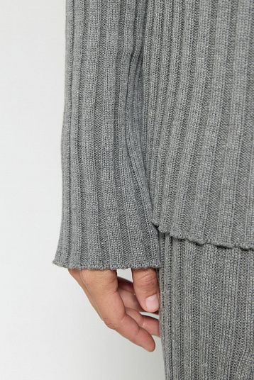 Костюм из хлопка с юбкой темно-серый