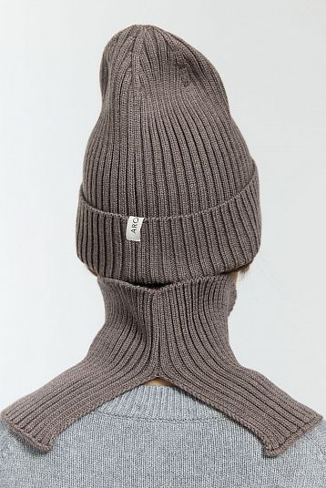 Шапка из мериноса уплотненная какао