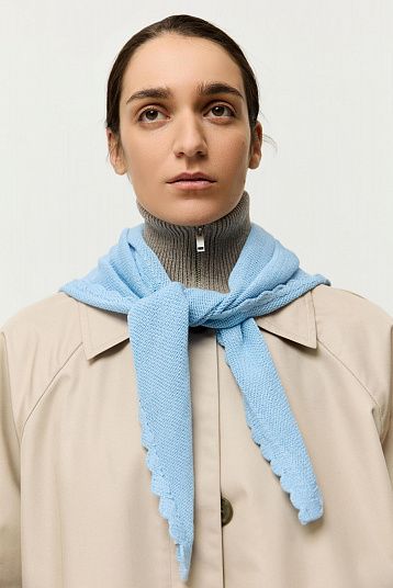 Косынка с фигурным краем