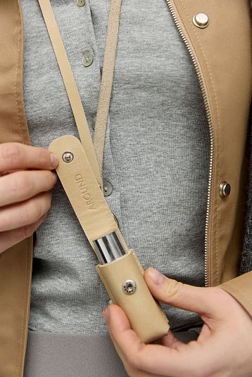 Футляр для помады из кожи песочный